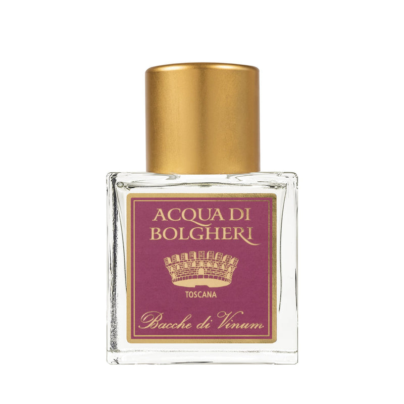 Acqua di Bolgheri Bacche di Vinum parfymflaska i klarglas med guldlock och lila etikett – Eau de Parfum närbild