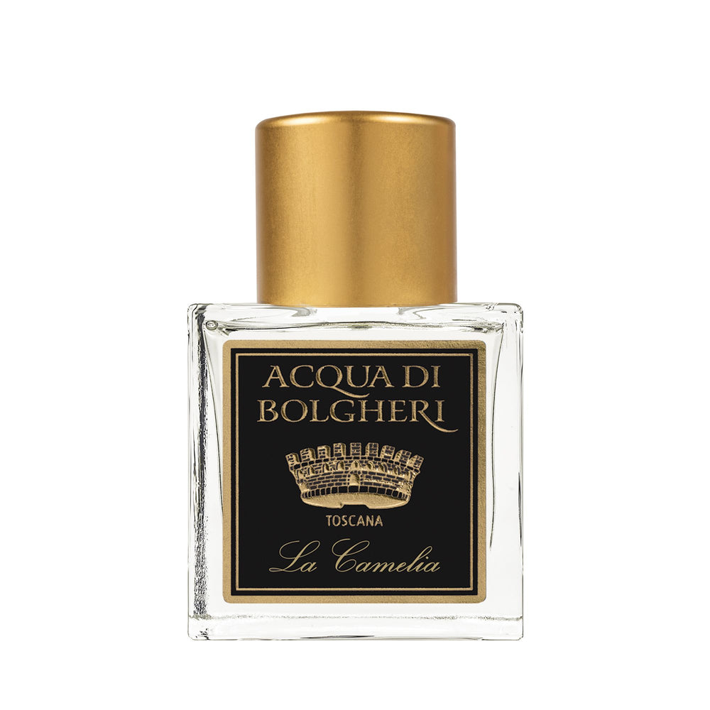 Acqua di Bolgheri La Camelia parfymflaska i klarglas med guldlock – Eau de Parfum närbild